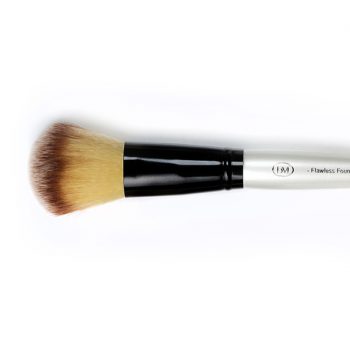 Brush Flawless Foundation